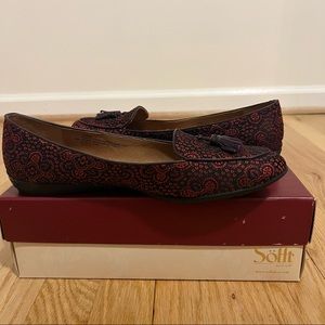 Sofft brand - Bryce Flats, red and black with gorgeous print and tassel, Size 9